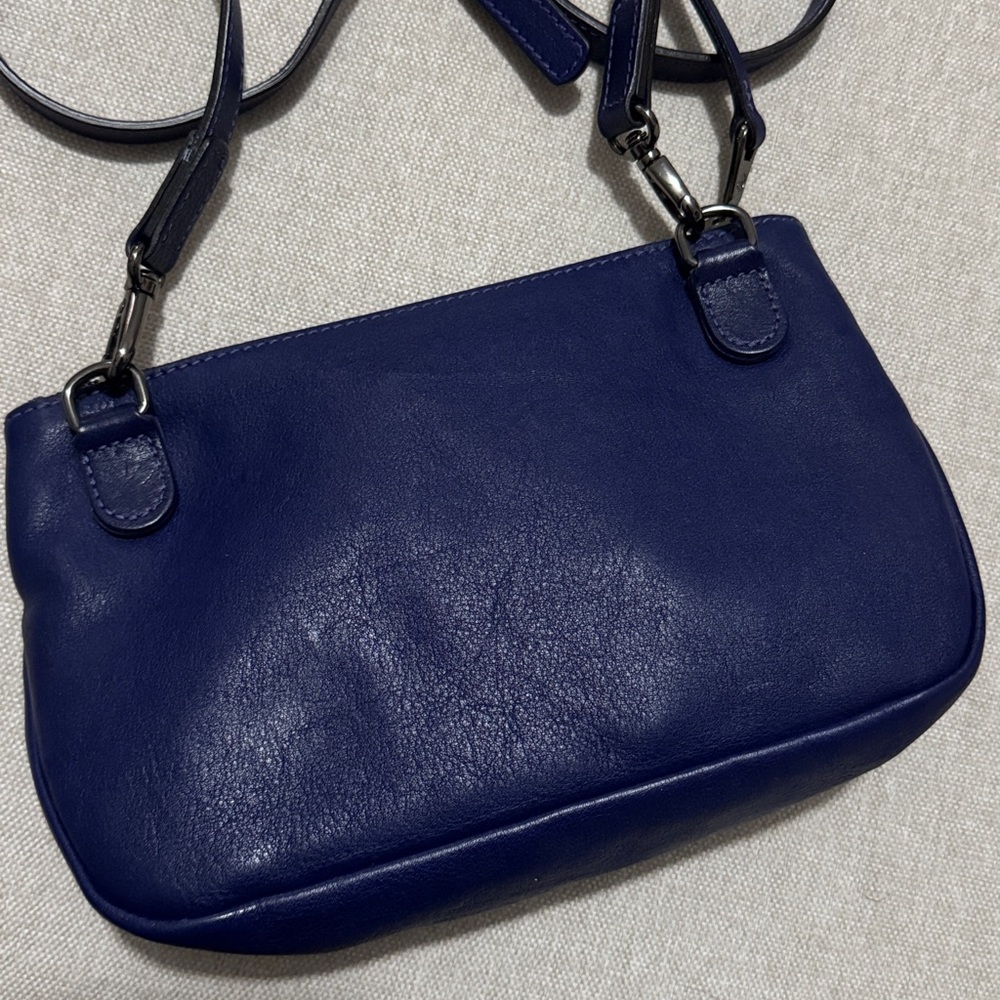 Like New Longchamp 3D Leather Crossbody Blue In Sapphire Color-Gunmetal Hardware - Picture 3 of 16